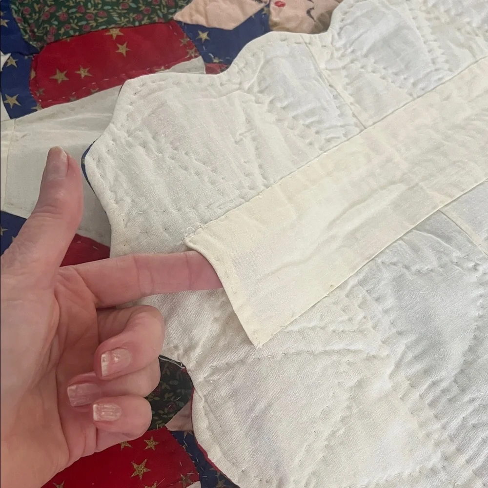 HANDMADE Angel Praying Choir Festive QUILT Scalloped Edges HOLIDAY CHRISTMAS Tre